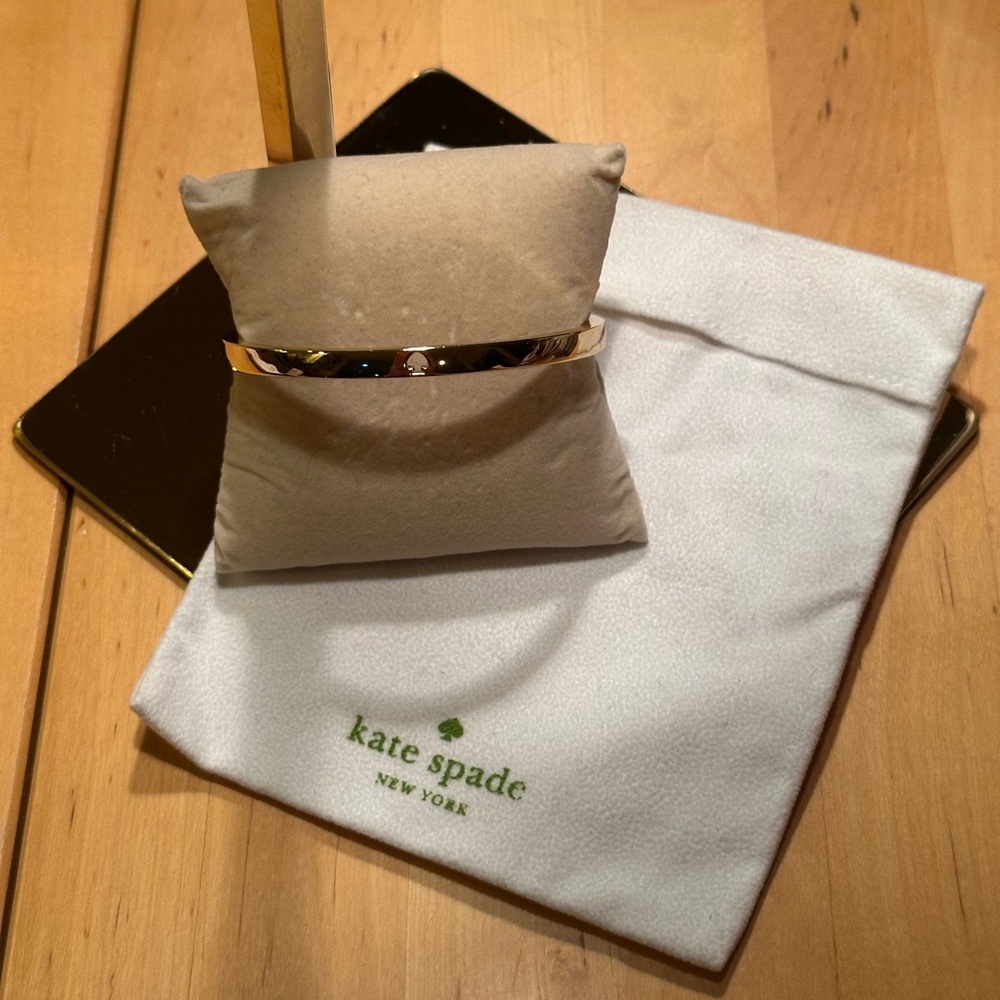 NWOT Gold Kate Spade Bangle
Bracelet + Dustbag - Picture 4 of 7